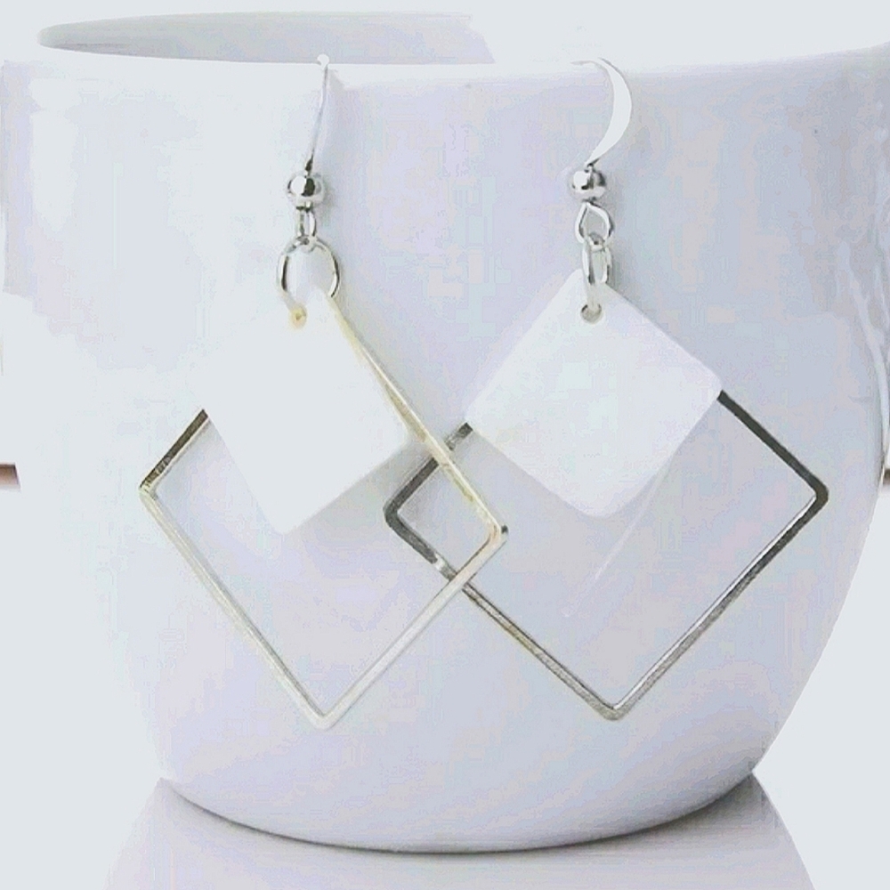 Silver Shell Dangle Grometric Earrings - NWT